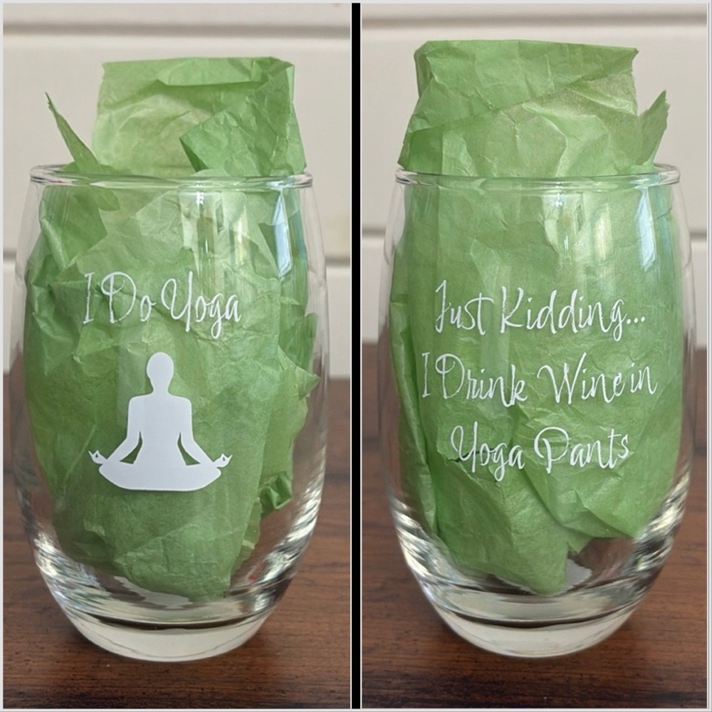 Funny “I Do Yoga” “Just Kidding I Drink Wine in Yoga Pants” Stemless Gla…